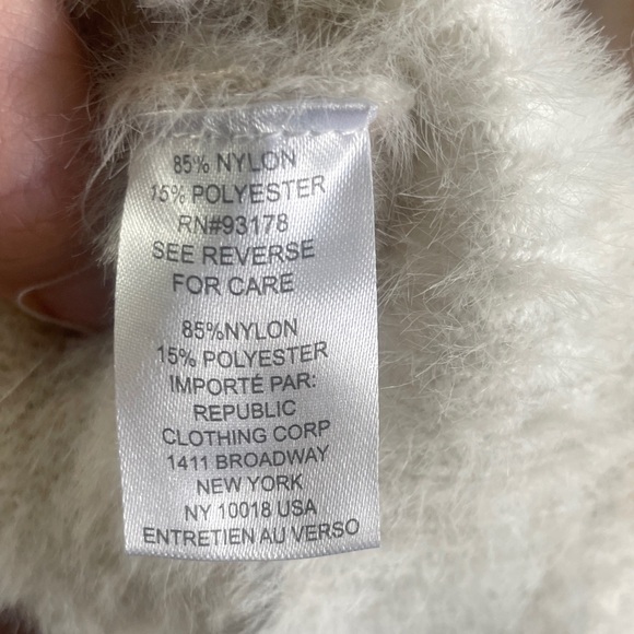 Women's Fuzzy Checkered Cardigan - Picture 8 of 8